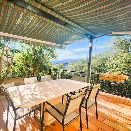 Pres De La Mere Yourhosthelper